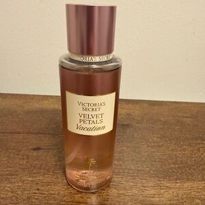 Victoria's Secret Velvet Petals Fragrance